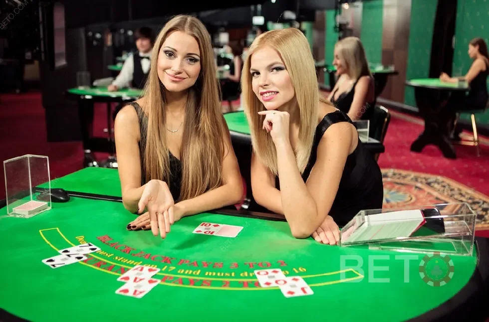 Dealer di meja permainan kasino live